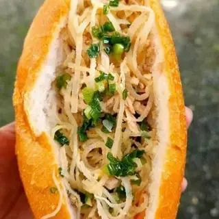 Hình ảnh Bánh mì bì xíu mại