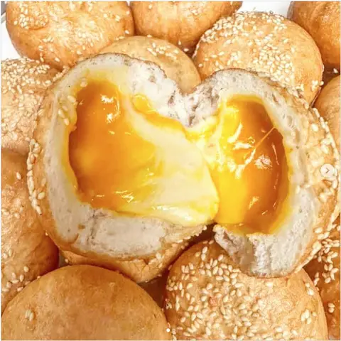 Hình ảnh Bánh Tiêu Phô Mai Trứng Chảy - Phạm Thế Hiển