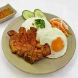 Hình ảnh Cơm sườn trứng ốp la