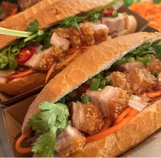 Hình ảnh Bánh mì heo quay