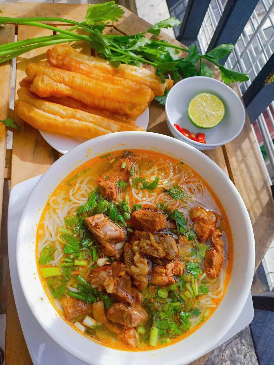 Hình ảnh Bún bò sốt vang