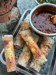 Hình ảnh Bánh tráng nướng mắm ruốc