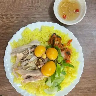 Hình ảnh Cơm gà xé - trứng non