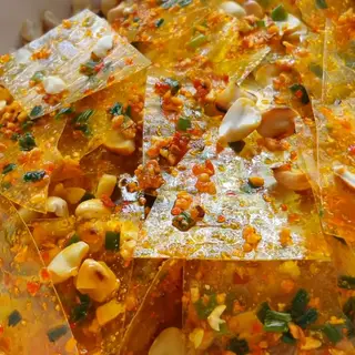 Hình ảnh Bánh tráng sa tế tỏi tươi