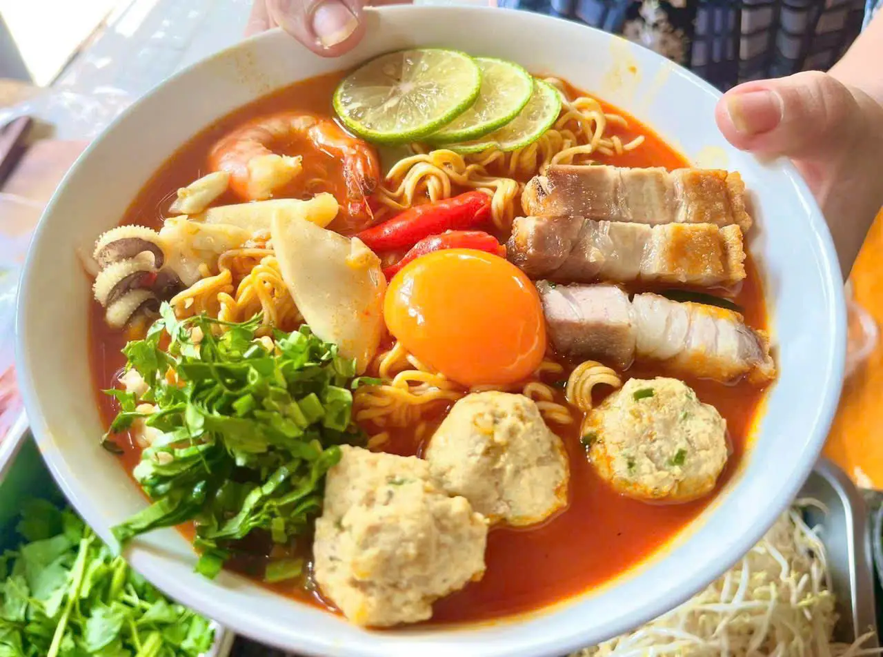 Hình ảnh Mì hải sản tomyum