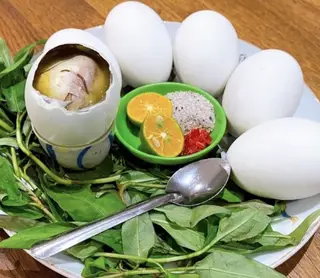 Hình ảnh Combo 5 trứng vịt lộn