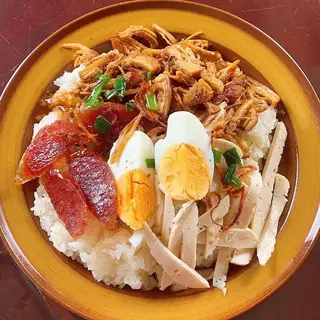 Hình ảnh Xôi thập cẩm gà xé da gà
