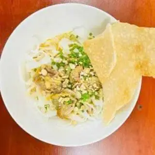 Hình ảnh Mì Quảng gà ta rút xương