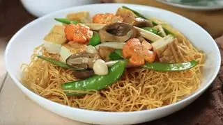 Hình ảnh Mì giòn xào chay
