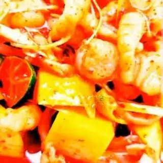 Hình ảnh Combo chân gà sốt thái lớn - sốt thái nhỏ kèm 1 bánh phồng tôm