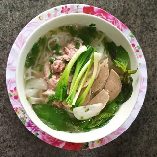Hình ảnh Phở tái viên