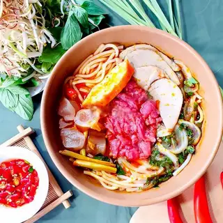 Hình ảnh Bún bò tái gân chả