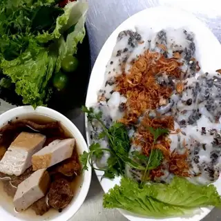 Hình ảnh Banh cuốn ngon chả nướng - chả quế