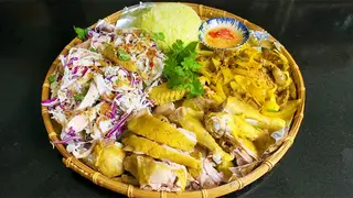 Hình ảnh Gà lên mâm nguyên con