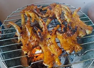 Hình ảnh Chân gà rút xương nướng - 5 chiếc