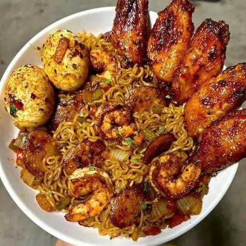 Hình ảnh Gà Nhà Mèo - Gà Rán, Mì Trộn Indomie & Khoai Chiên - Tạ Quang Bửu