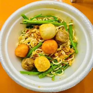 Hình ảnh Mì trộn cá viên