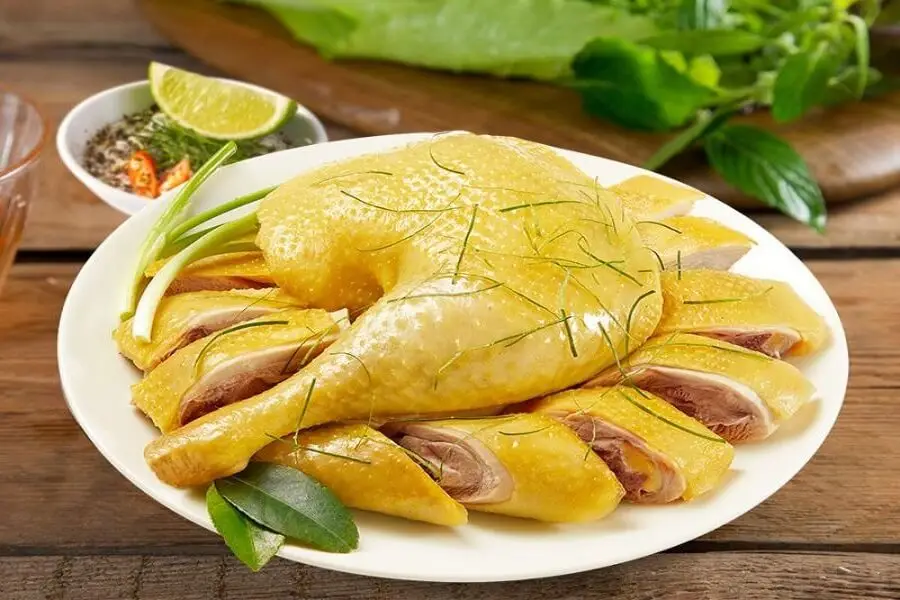 Hình ảnh Gà ta luộc - nửa con