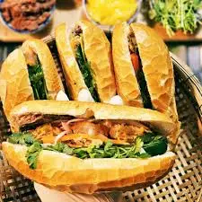 Hình ảnh Bánh mì pate chả