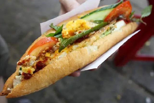 Hình ảnh Bánh mì trứng ốp la