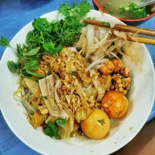 Hình ảnh Phở trộn đặc biệt