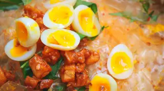 Hình ảnh Bánh tráng phơi sương tốp mỡ trứng lòng đào