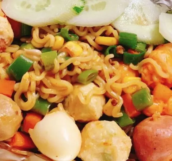 Hình ảnh Mì trộn full topping 1 gói