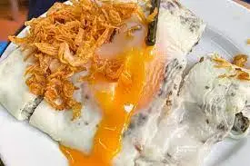 Hình ảnh Bánh cuốn trứng tái
