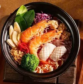 Hình ảnh Mì cay kim chi hải sản
