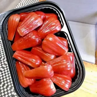 Hình ảnh Khay roi đỏ gọt sẵn 500 gr  