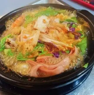 Hình ảnh Mì cay xúc xích