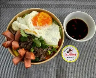 Hình ảnh Nui xào bò - trứng - xúc xích