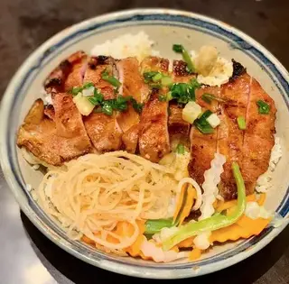 Hình ảnh Cơm tấm má heo nướng