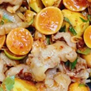Hình ảnh Trứng gà non sốt Thái (200g)
