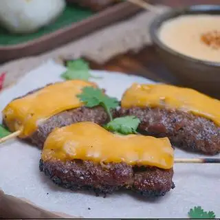 Hình ảnh Thịt xiên nướng phủ cheese - xiên