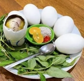 Hình ảnh Trứng vịt lộn