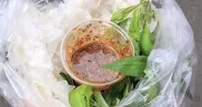 Hình ảnh Bánh tráng chấm bà gánh