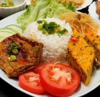Hình ảnh Cơm tấm sườn bì chả