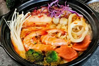 Hình ảnh Mì cay hải sản