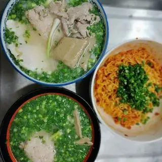 Hình ảnh Bún nước tôm bò đầy đủ