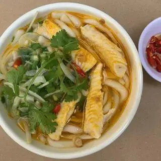 Hình ảnh Bánh canh cá lóc tô nhiều cá