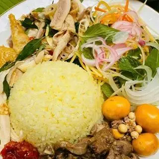 Hình ảnh Combo 1 - cơm gà xé trứng non - canh rong biển
