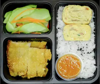 Hình ảnh Cơm Thịt Chiên sốt Thái