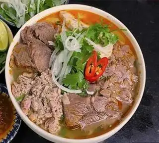Hình ảnh Bún bò nạm tái