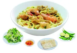 Hình ảnh Mì quảng sườn tôm