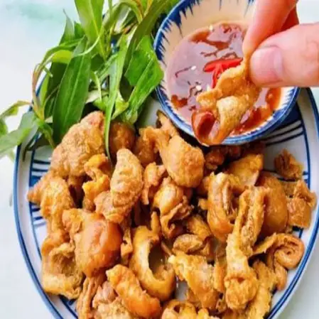 Hình ảnh Huỳnh Nhung - Cút Chiên Bơ, Phá Lấu & Da Gà Chiên Giòn - Nguyễn Sơn