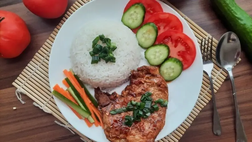 Hình ảnh Cơm Tấm Sườn Cốt Lết 