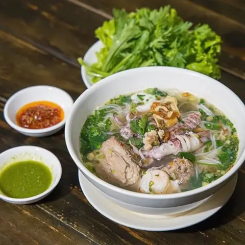 Hình ảnh Lụa Lụa - Bò Kho, Hủ Tiếu & Cá Viên - Trần Đại Nghĩa