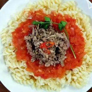 Hình ảnh Nui xoăn sốt bò bằm