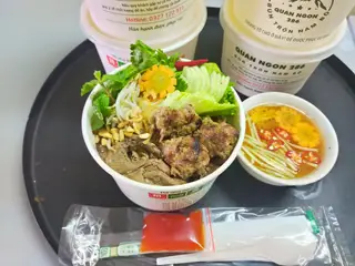 Hình ảnh Bún trộn mix thịt bò - thịt nướng